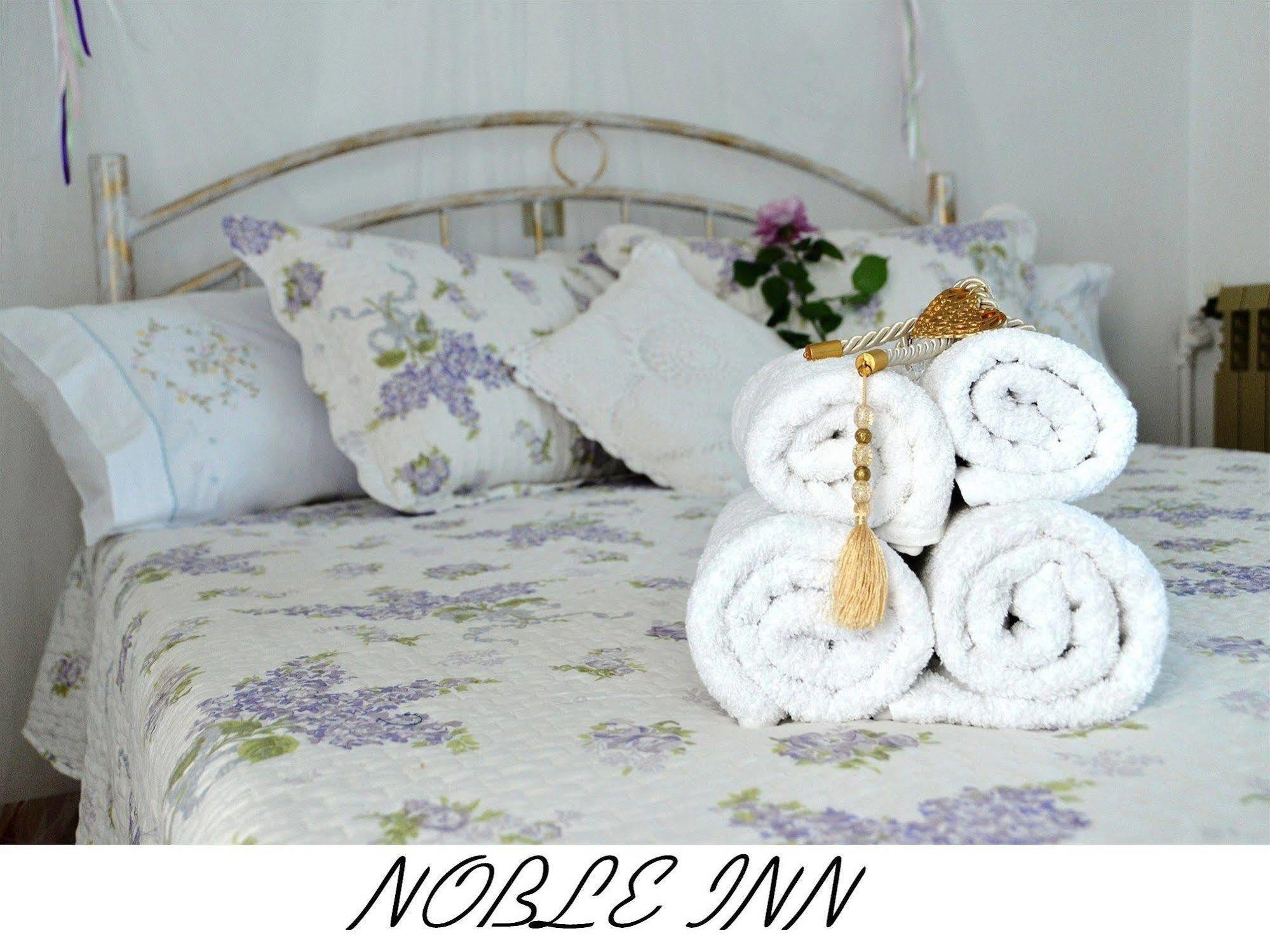Noble Inn Loutráki Exteriör bild